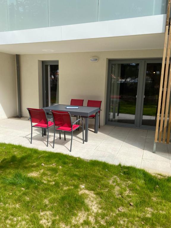 Patio alebo iná vonkajšia časť ubytovania Résidence Domaine de Lumière