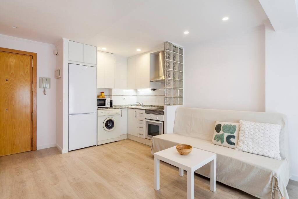 Kuchyň nebo kuchyňský kout v ubytování Coqueto apartamento junto a la playa.