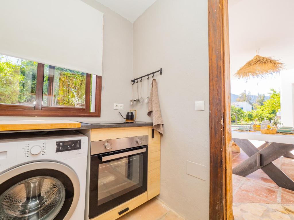 Kuchyň nebo kuchyňský kout v ubytování Cubo's Casa Lucia Private Pool