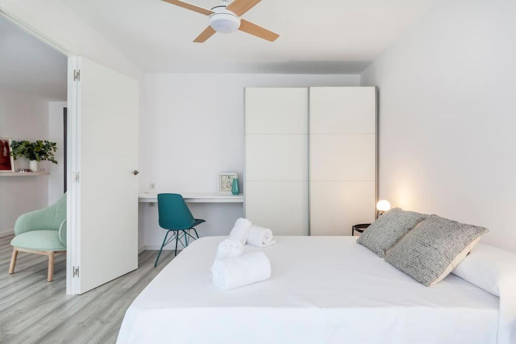 Postel nebo postele na pokoji v ubytování Fantástico apartamento junto al mar