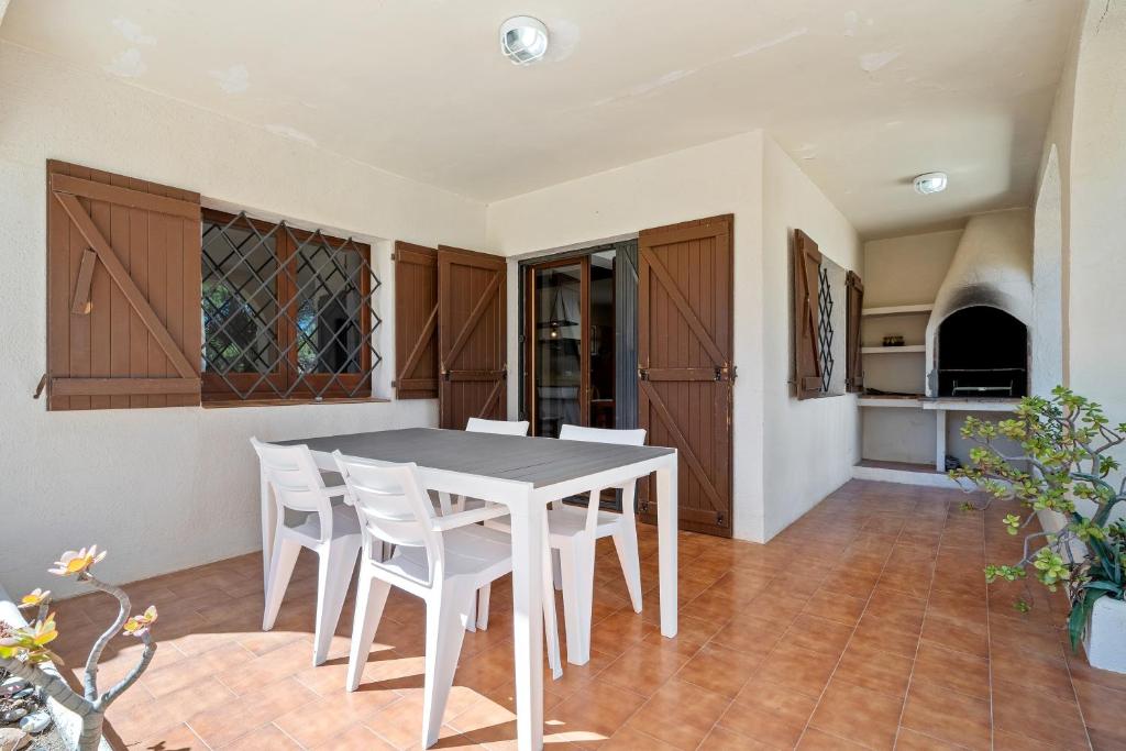 Kuchyňa alebo kuchynka v ubytovaní Hauzify I Casa l'Estany