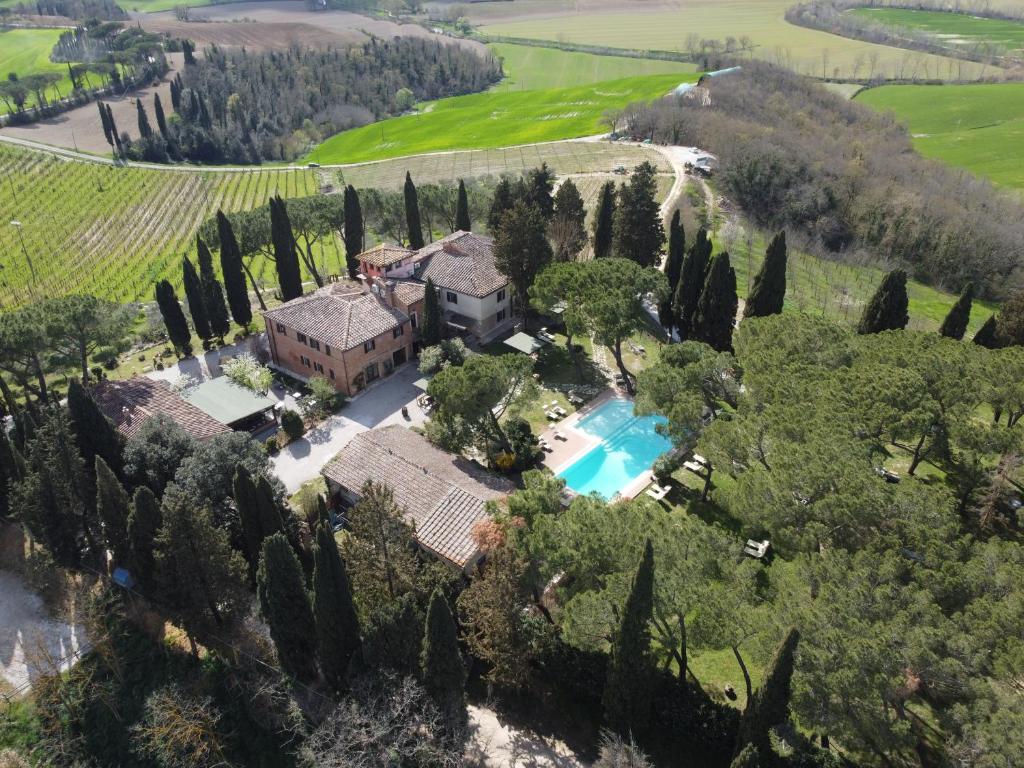 Bazén v ubytování Agriturismo Pieve Sprenna nebo v jeho okolí