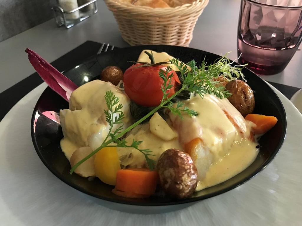 Jídlo v hotelu nebo okolí