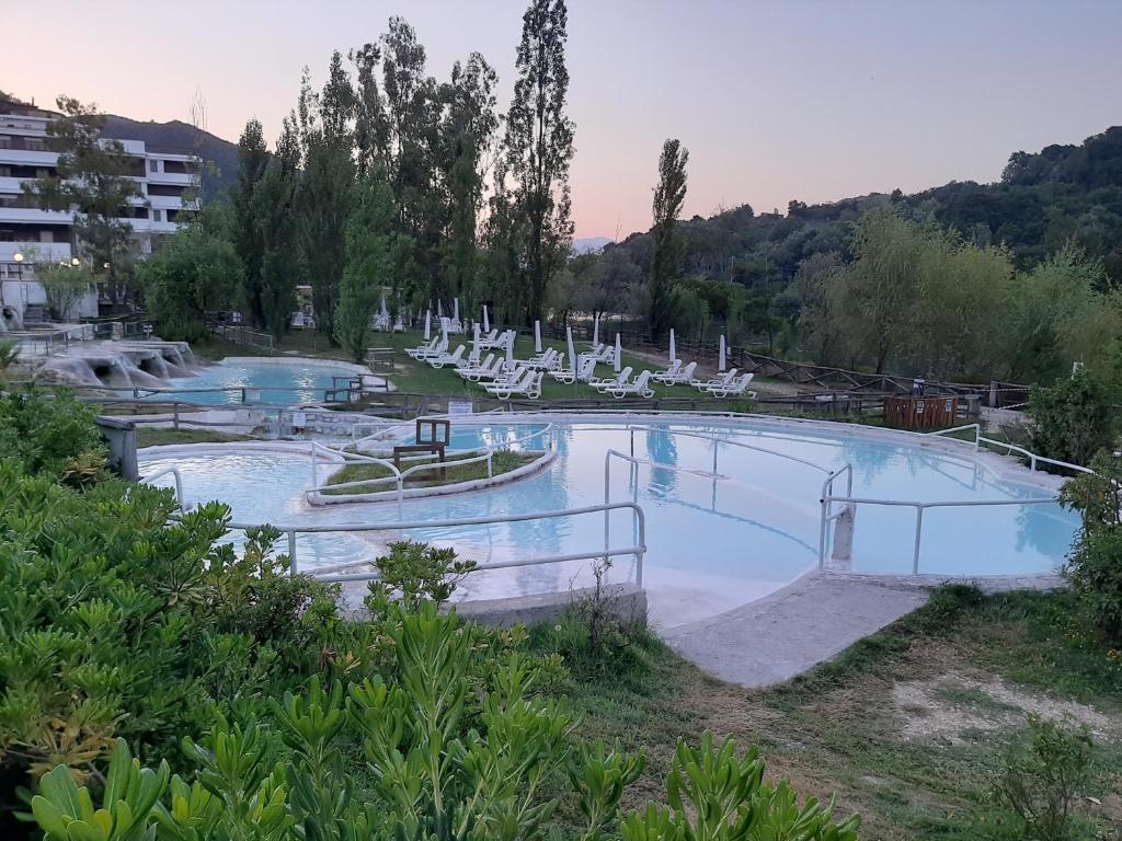 Bazén v ubytování Hotel Terme Sant'Egidio nebo v jeho okolí