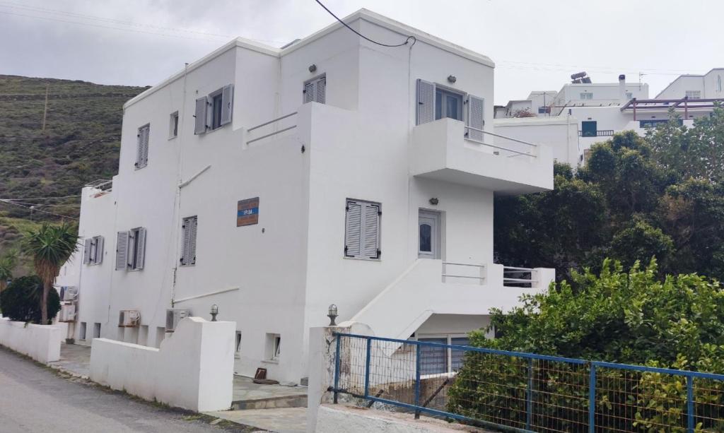 Το κτήριο όπου στεγάζεται  το διαμέρισμα