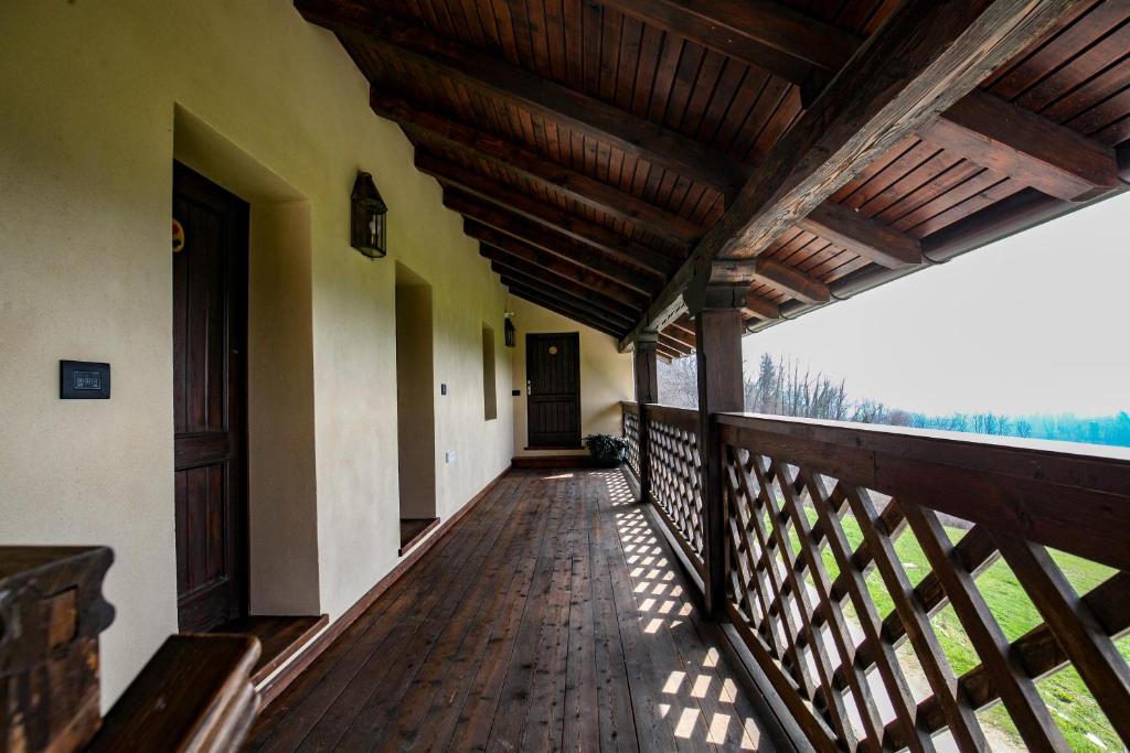 Balkon lub taras w obiekcie Appartamento immerso nella natura con parcheggio - Stella Alpina