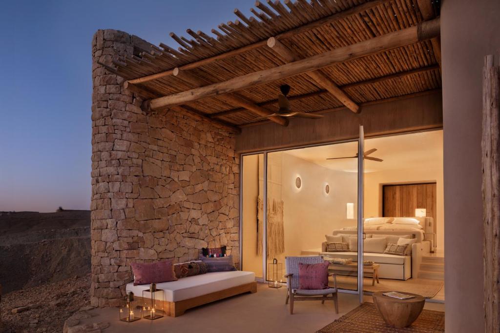 Posezení v ubytování Six Senses Shaharut
