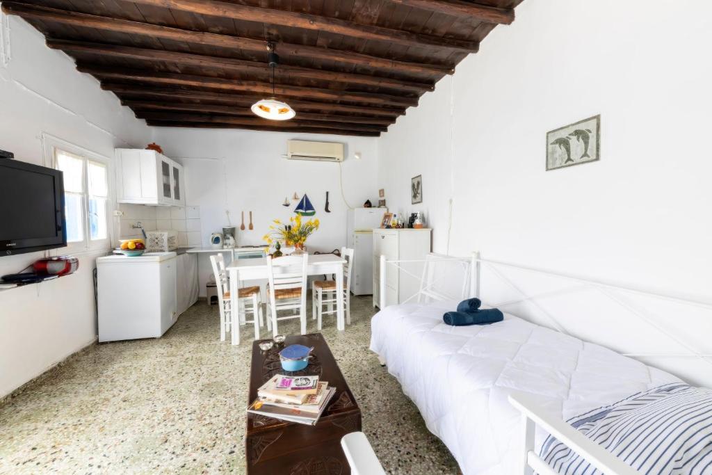 Kuchyň nebo kuchyňský kout v ubytování Pauvre Maison with sea View