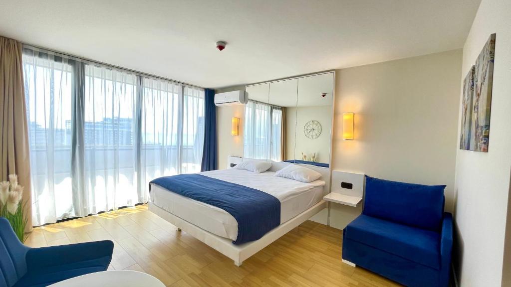 Apartments Black Sea Resort - Deluxe Triple Room With Sea View