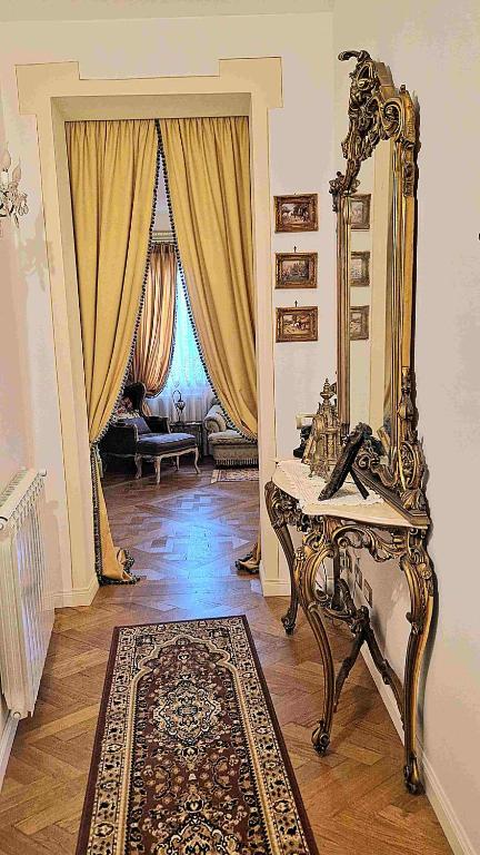 A seating area at La Baronessa