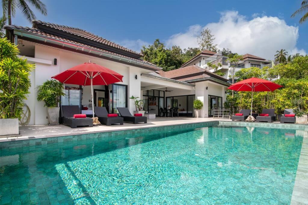 Bazén v ubytování paradise sea view infinity Pool Villa Chaweng Koh Samui nebo v jeho okolí