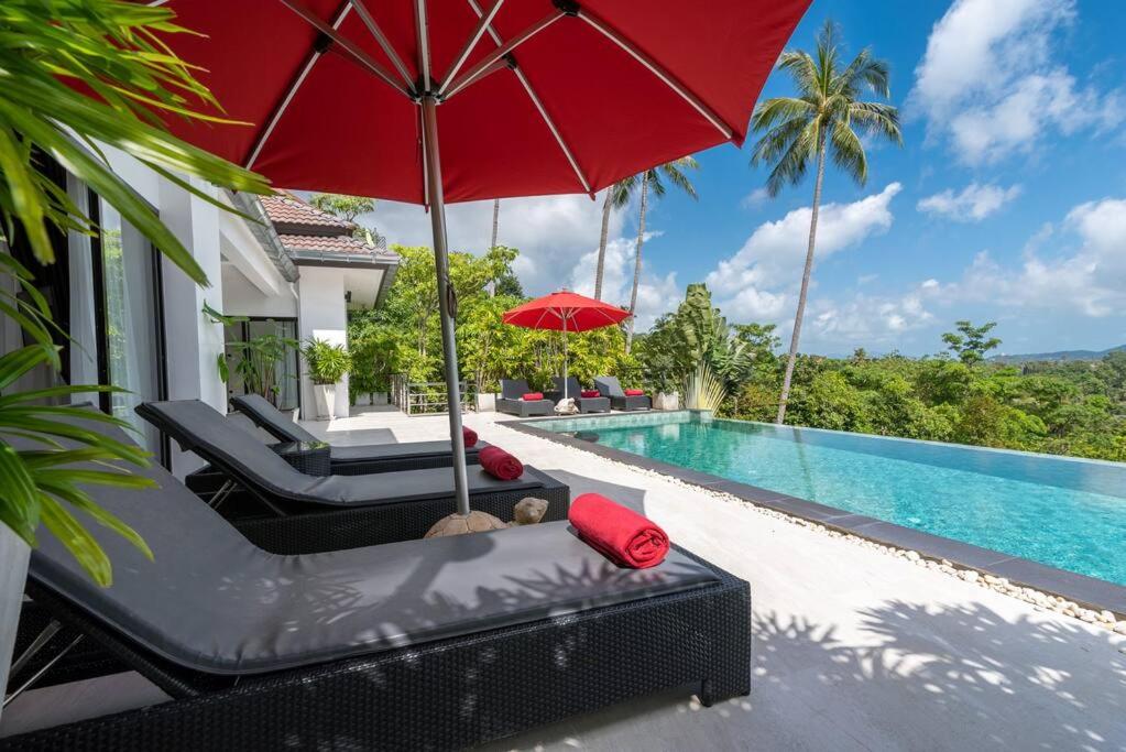 Bazén v ubytování paradise sea view infinity Pool Villa Chaweng Koh Samui nebo v jeho okolí