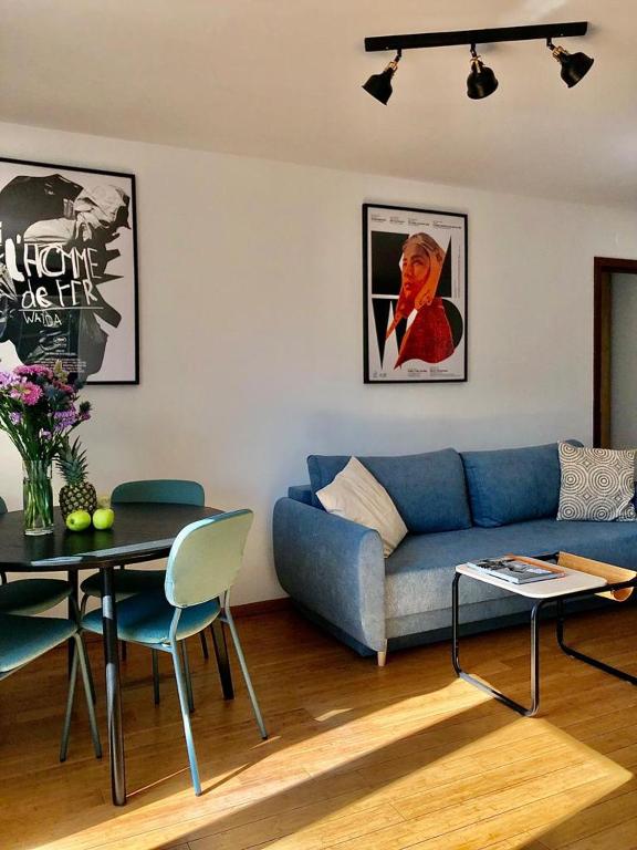 Posezení v ubytování oompH Warsaw Downtown Apartments
