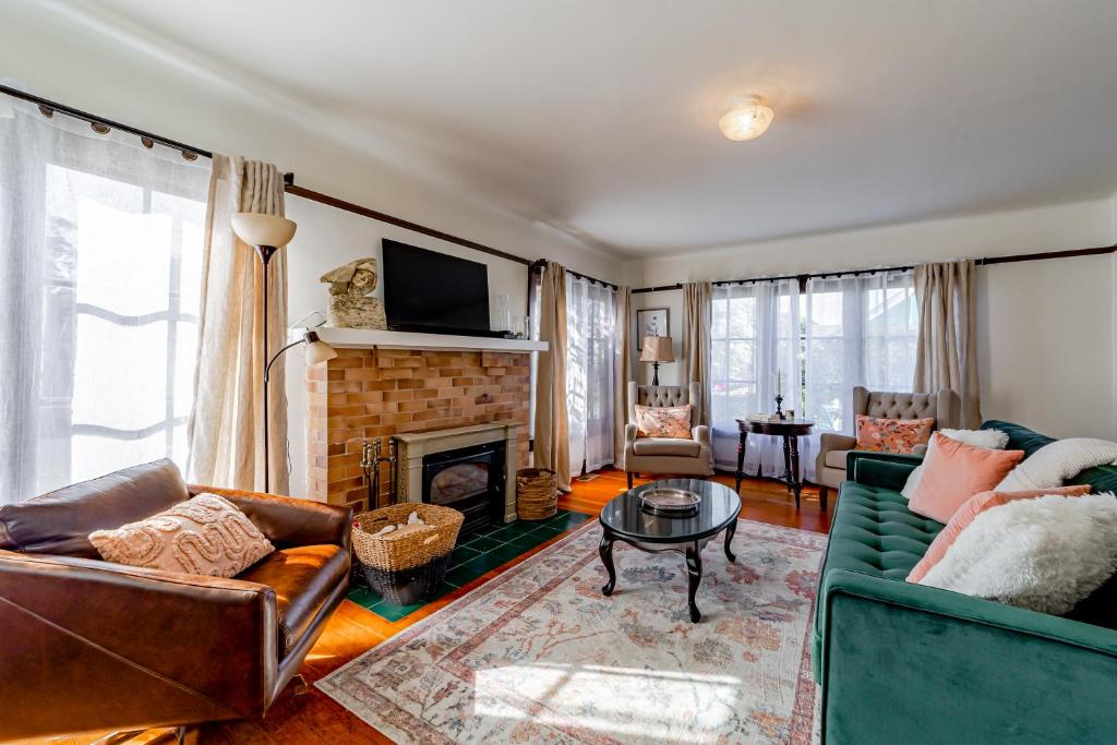 English Rose Cottage, Eureka (updated prices 2024)