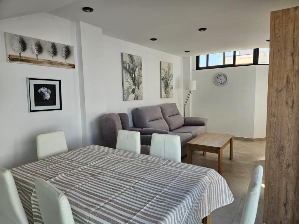 Posedenie v ubytovaní Apartamentos Séneca junto al Centro