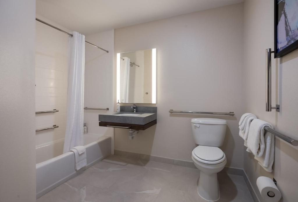 Candlewood Suites Lafayette - River Ranch by IHG - King Studio Suite With Bath Tub - Mobility Access