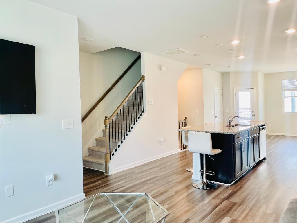Luxury 3Story Townhome With Garage, Raleigh (updated prices 2024)