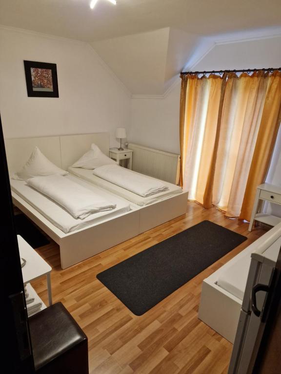 Pensiunea Terra - Triple Room
