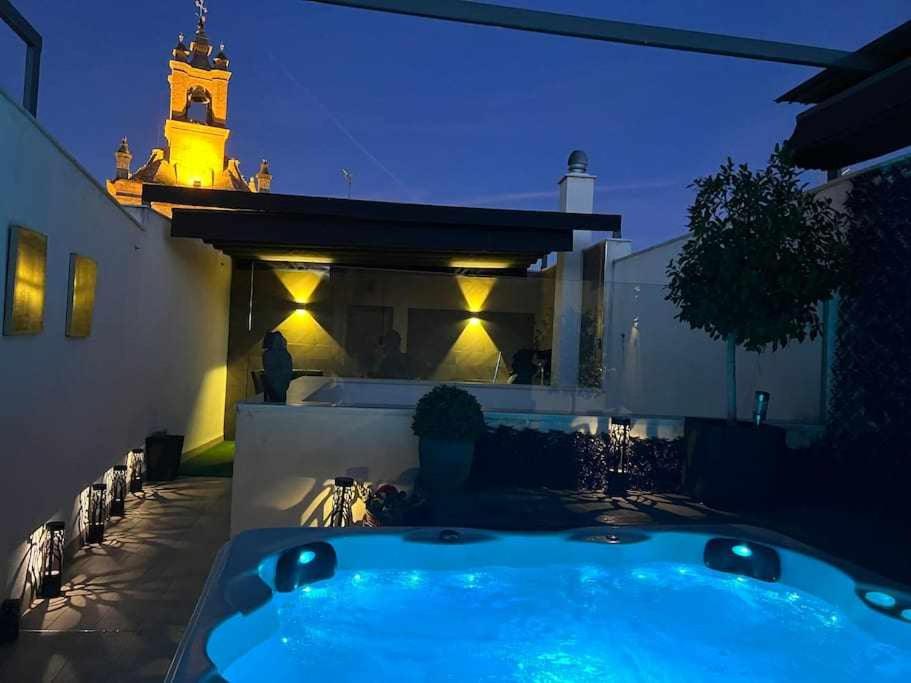 Luxuriously 3 beds Apartment with private Jacuzzi, Sevilla ...