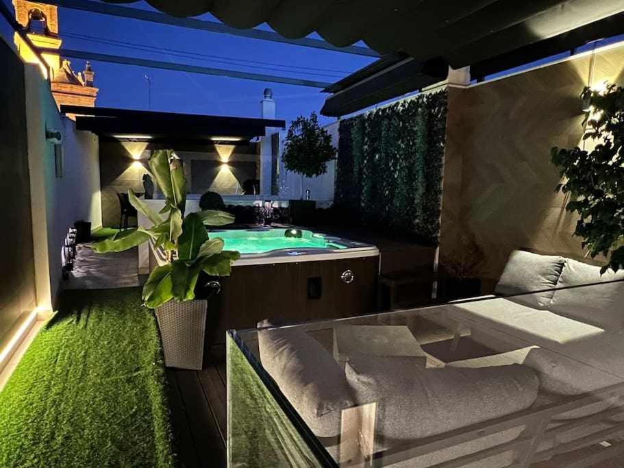 Luxuriously 3 beds Apartment with private Jacuzzi, Sevilla ...
