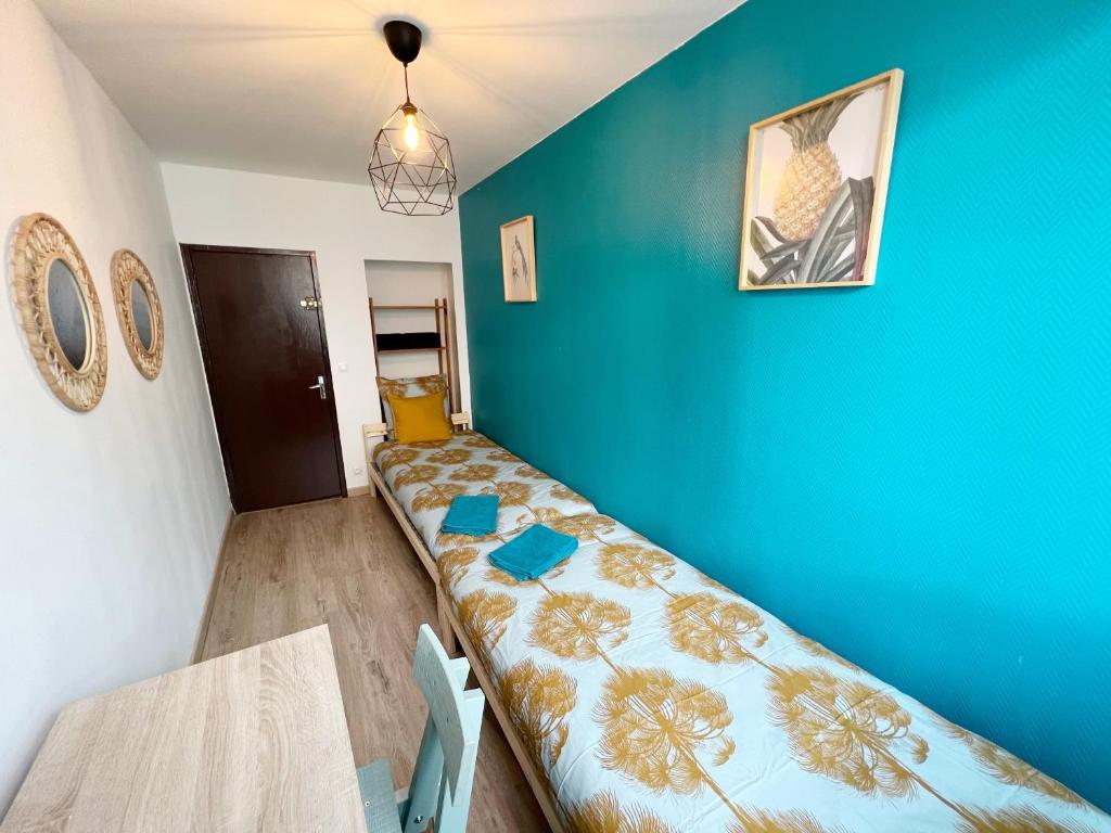 Zdjęcie z galerii obiektu 116 CHIC & COSY GRAND APPART MODERNE 65m2 HYPERCENTRE WIFI SMART TV NETFLIX w mieście Saint-Étienne
