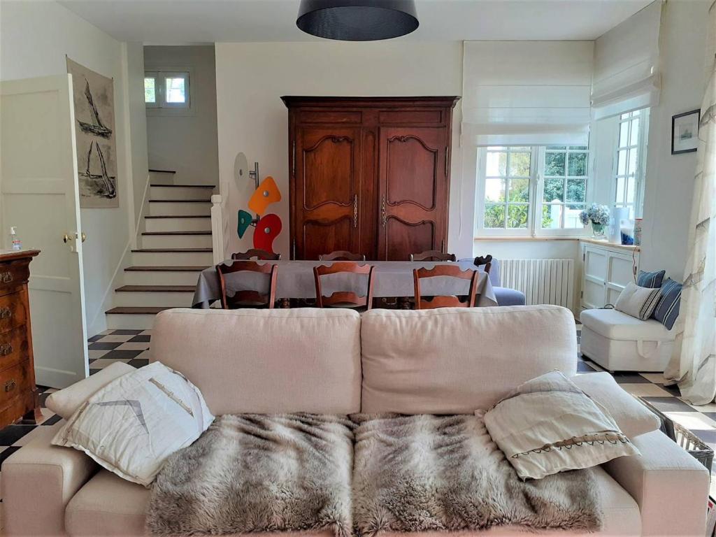 Zdjęcie z galerii obiektu Superbe villa familiale à 300m de la mer avec jardin, terrasse et tous équipements - FR-1-392-174 w mieście La Baule-Escoublac