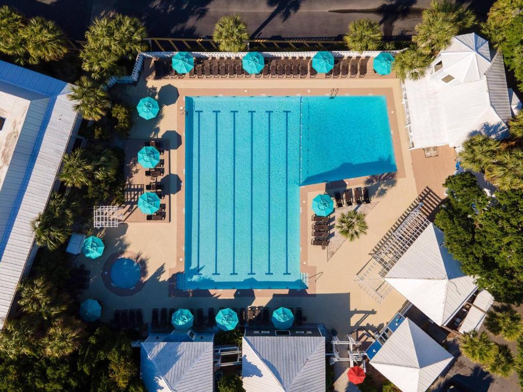 Πισίνα στο ή κοντά στο 380 Tarpon Blvd