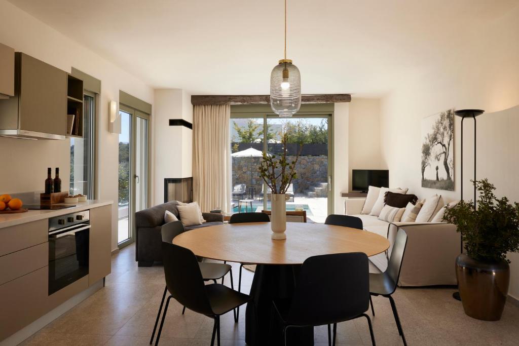 Kuchyň nebo kuchyňský kout v ubytování Arbora Olea Luxury Resort