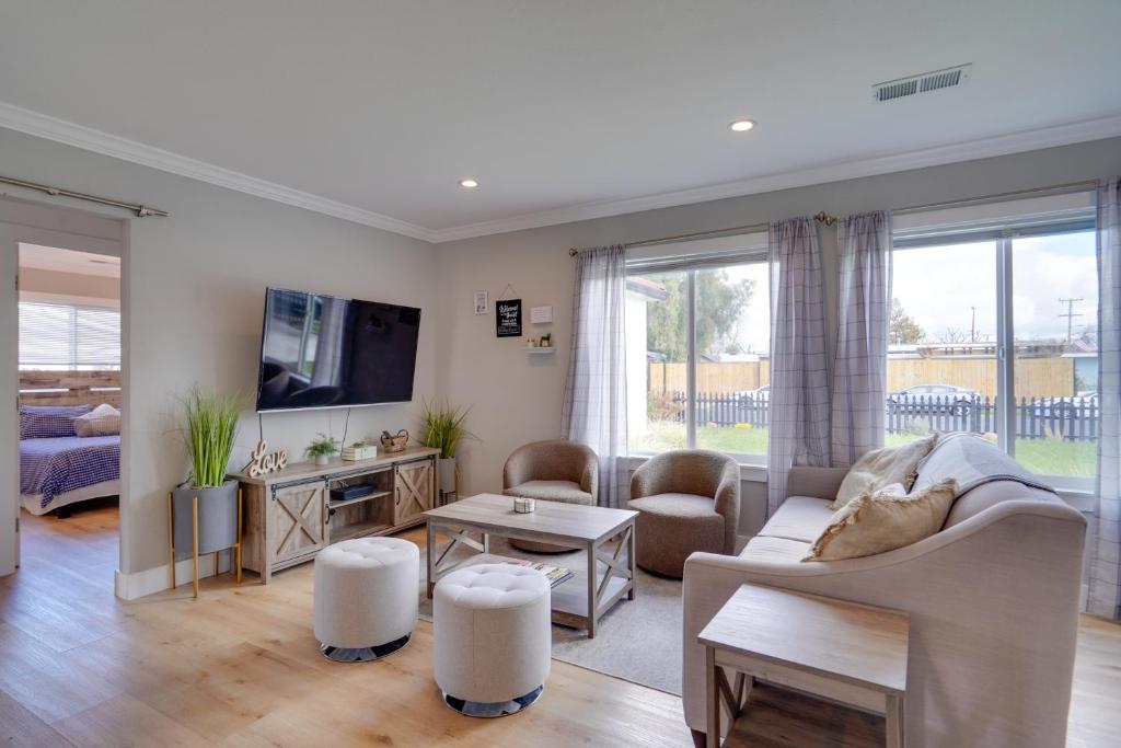Sun-Soaked Livermore Gem with Patio and Fire Pit! - Maison De Vacances