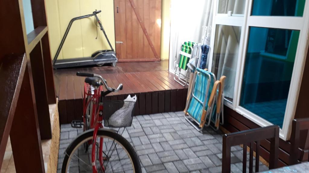 Jízda na kole v ubytování Kitinet Container próximo Praia e Beto Carrero nebo okolí