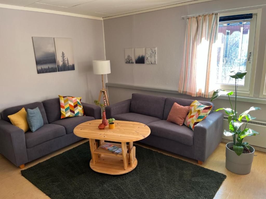 Posezení v ubytování Långrösta 48-49, Appartementen in Hagfors