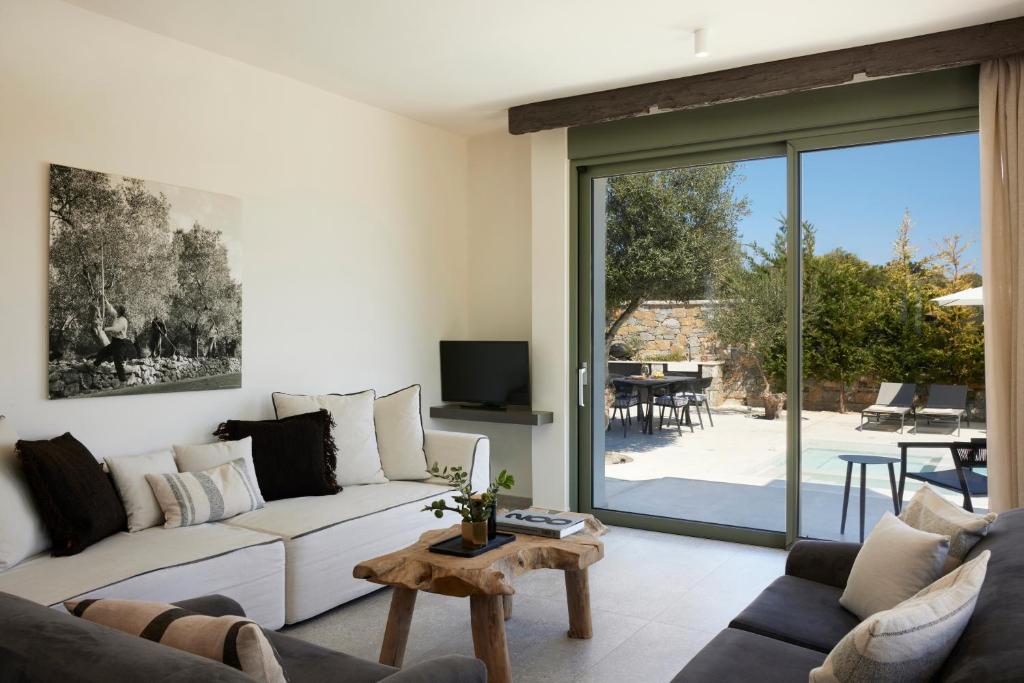 Posezení v ubytování Arbora Olea Luxury Resort