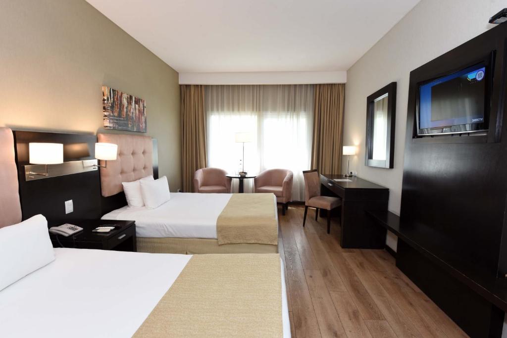 Howard Johnson Resort & Convention Center Ezeiza - Standaard Queen Kamer Met Twee Queen Bedden