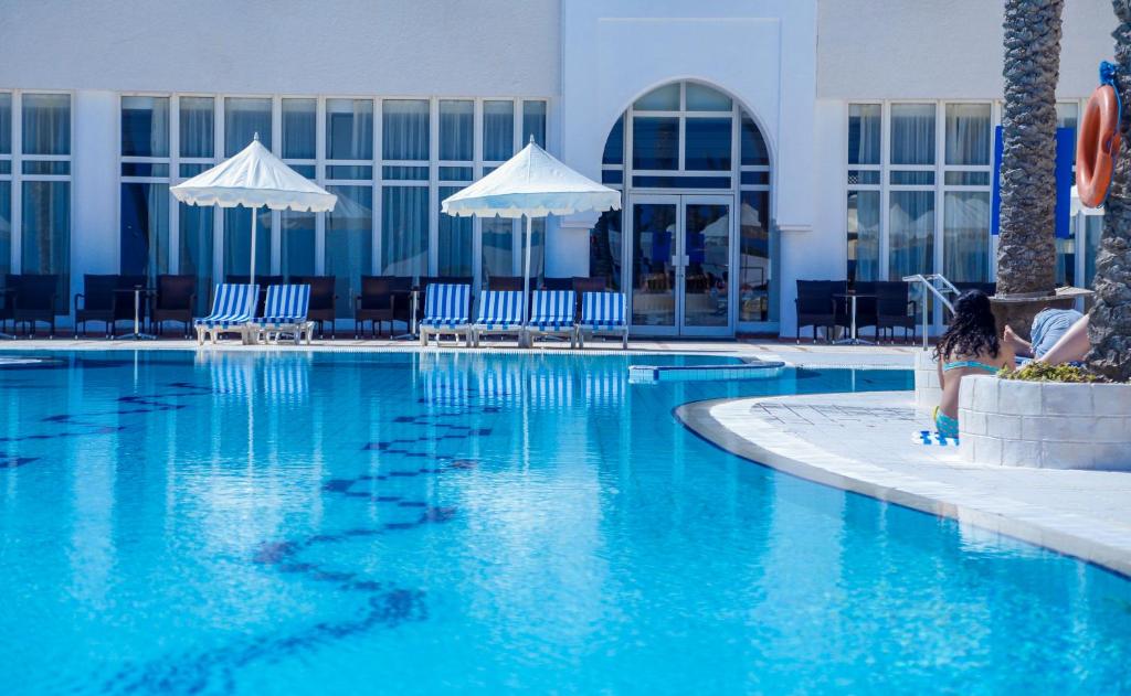 Bazén v ubytování Al Jazira Beach & Spa- All Inclusive - Families and Couples Only nebo v jeho okolí