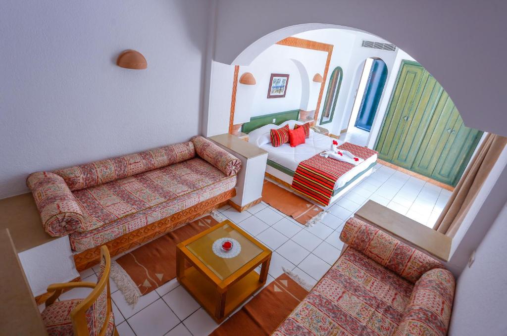 Posezení v ubytování Al Jazira Beach & Spa- All Inclusive - Families and Couples Only