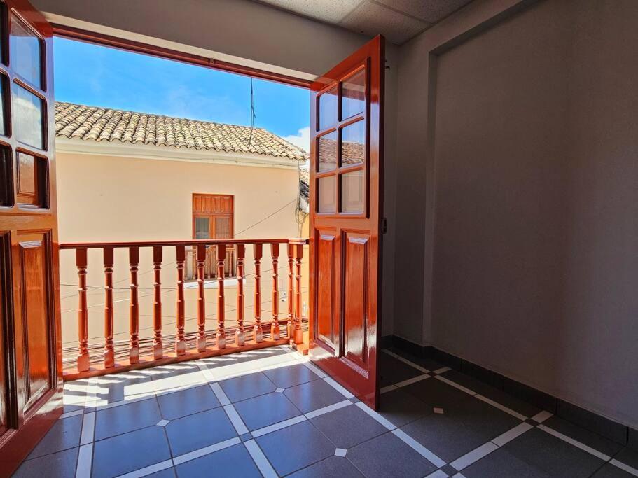 En balkon eller terrasse på Cozzy apartment en pleno Centro!