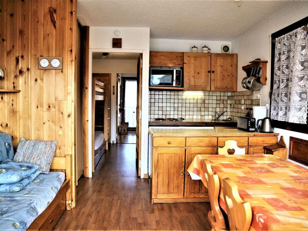 Appartement confortable ski au pied avec balcon - 6 pers, 2 pièces - FR-1-297-26