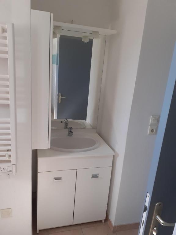 Kamar mandi di Sous le soleil des Alpilles