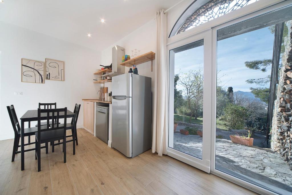 A kitchen or kitchenette at Incantevole Veranda Panoramica