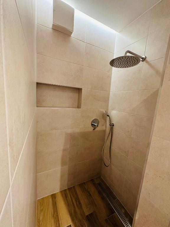 A bathroom at Kerkira pub&restaurant