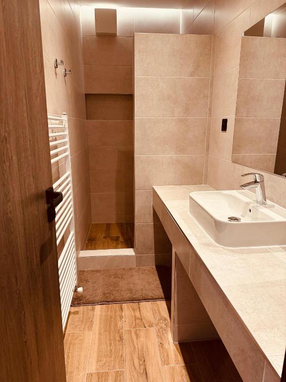 A bathroom at Kerkira pub&restaurant