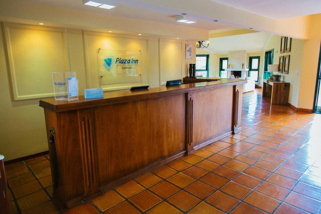  Plaza Inn Week Inn