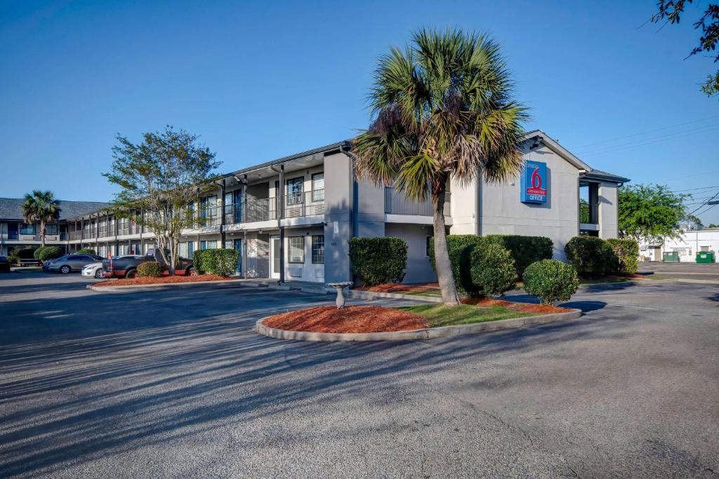 Studio 6-Ocean Springs, MS - Housity
