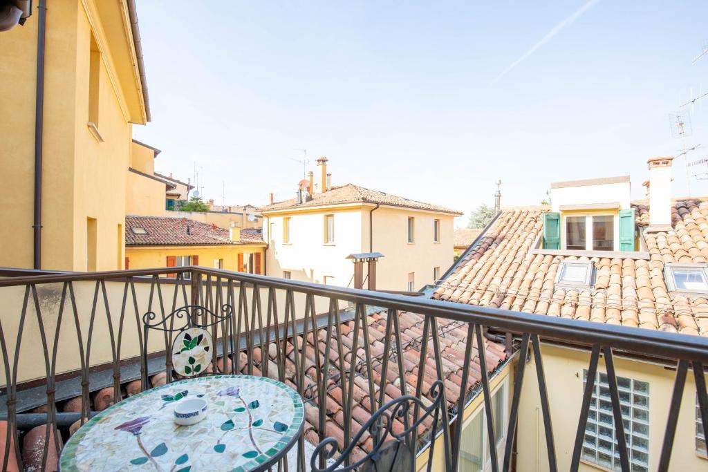 Santo Stefano Apartments - BolognaRooms - Appartement Met Terras
