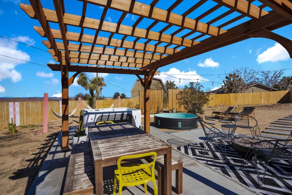 Fotografie z fotogalerie ubytování 3br 2bthbackyard Oasis 10 Min To Jtnp Zen Garden v destinaci Joshua Tree