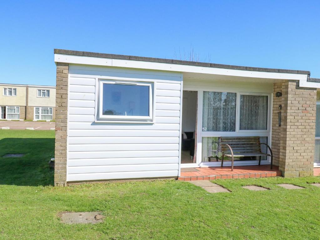 Chalet 52, Great Yarmouth (updated prices 2024)