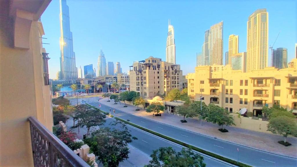 Spacious 2Bedroom with Burj View in Downtown Dubai