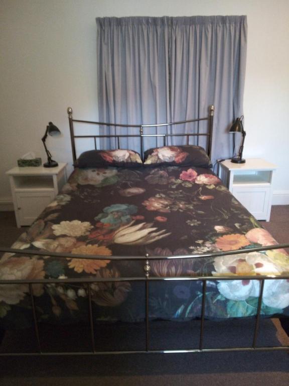 Old Colony Inn - Deluxe Queen Suite