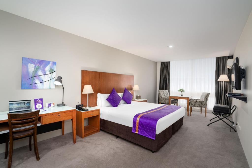 Gallery image of Park Regis Griffin Suites in Melbourne