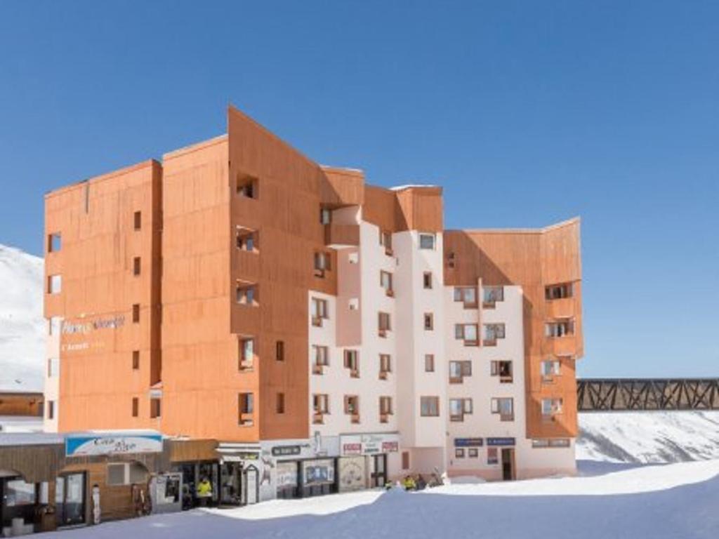 Budova, v ktorej sa apartmán nachádza